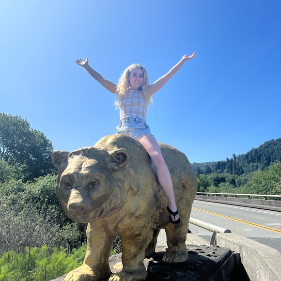 Meet your Posher, Mckensey - Picture 1 of 1